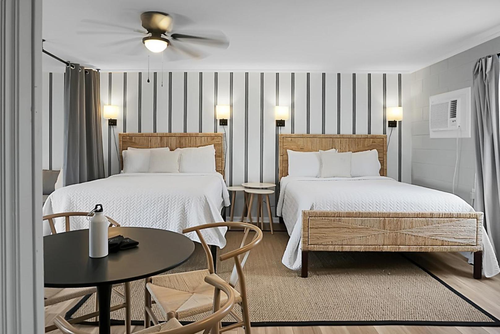 Seabirds Motel At Кур-Бич Экстерьер фото